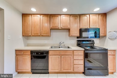 9208 Burke Rd, Burke, VA 22015 - photo 2