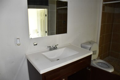 3826 Lehall St unit B, Houston, TX 77021 - photo 5