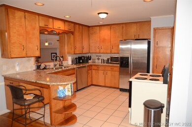 3732 E 29th Street - Kitchen/granite countertops/n