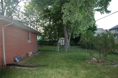 3360 Hillcrest Dr, Columbus, IN 47203 - photo 5