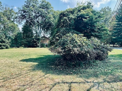 82 Ravine Dr, Colonia, NJ 07067 - photo 5