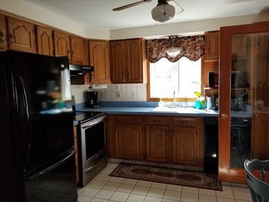 5 Jean St, Blackstone, MA 01504 - photo 3