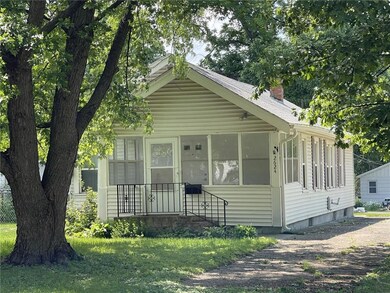 2624 60th St, Des Moines, IA 50322 - photo 2