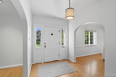 1096 Sunnyslope Dr, Cincinnati, OH 45229 - photo 6