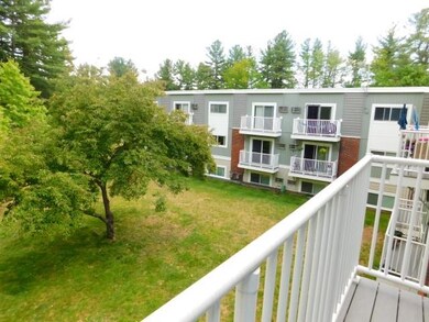42C Constitution Dr unit C, Londonderry, NH 03053 - photo 2
