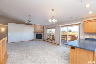 1940 W 59th St, Davenport, IA 52806 - photo 7