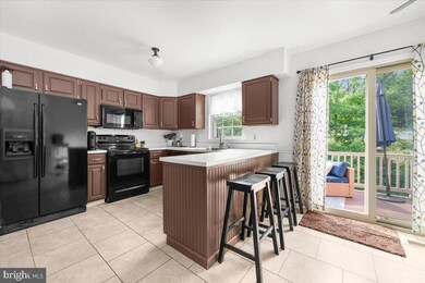 1161 Maple Glen Cir, Pottstown, PA 19464 - photo 2