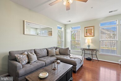 7706 Cedar Branch Dr, Gainesville, VA 20155 - photo 5