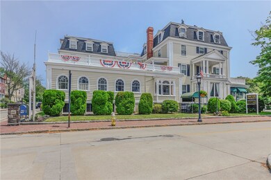 38 Bellevue Ave unit 3, Newport, RI 02840 - photo 2