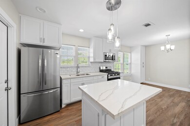 1309 Andrea Dr, Bay City, TX 77414 - photo 4