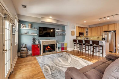 1437 W Belmont Ave unit 4, Chicago, IL 60657 - photo 3