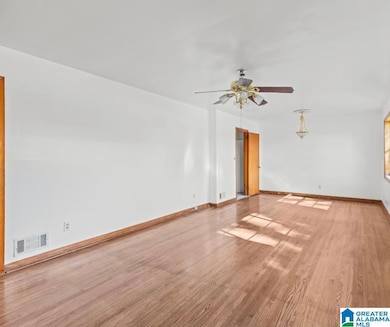 512 Sunhill Rd NW, Center Point, AL 35215 - photo 4