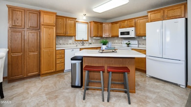 883 San Angelo Dr unit 3, Bismarck, ND 58504 - photo 5