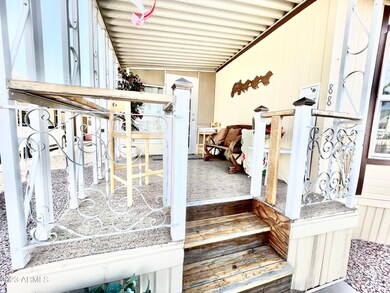 PUEBLO88FRONTPORCH