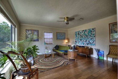 005_Living Room