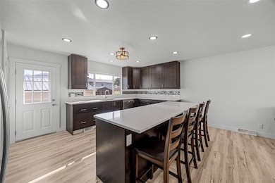 3009 Carriage Dr SW, Cedar Rapids, IA 52404 - photo 7