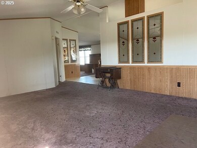 328 S State St, Sutherlin, OR 97479 - photo 2