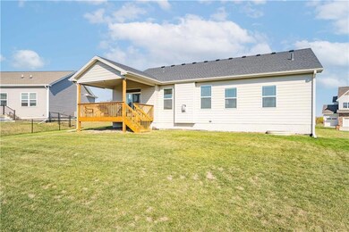 7916 NW 95th St, Johnston, IA 50131 - photo 3