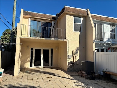 13514 NE 23rd Place, North Miami, FL 33181 - photo 2