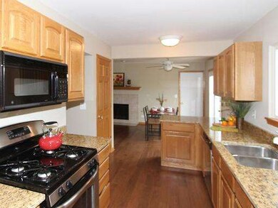 2015 Stanford Dr, Naperville, IL 60565 - photo 3