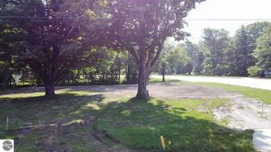 102 Iroquois St unit D, Elk Rapids, MI 49629 - photo 3