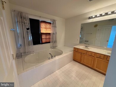 2422 Curie Ct unit 35, Herndon, VA 20171 - photo 6