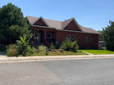 522 E 26th St, Scottsbluff, NE 69361 - photo 4