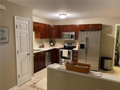 13913 Carolina Ct, Fishers, IN 46038 - photo 2