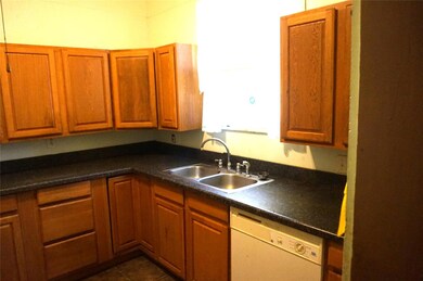 1008 W Morgan St, Denison, TX 75020 - photo 6