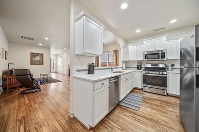 8-web-or-mls-62856 NE Nolan St (15 of 44