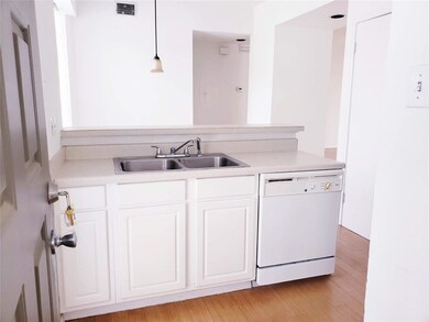 2002 N Fitzhugh Ave unit 5, Dallas, TX 75204 - photo 7