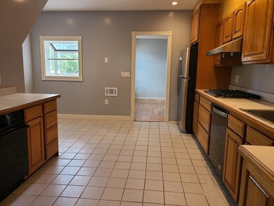 121 Front St unit 1, Weymouth, MA 02188 - photo 4