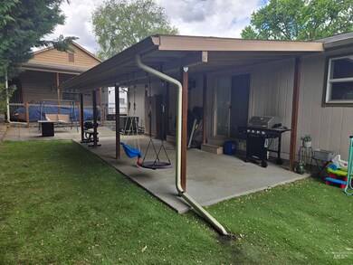 726 Preston Ave, Lewiston, ID 83501 - photo 3