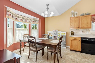 3-Dining_