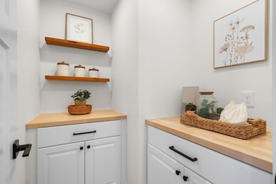 14 Mohawk Dr, Londonderry, NH 03053 - photo 7