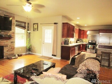 2414 Kinsman Ct E, Roy, WA 98580 - photo 5