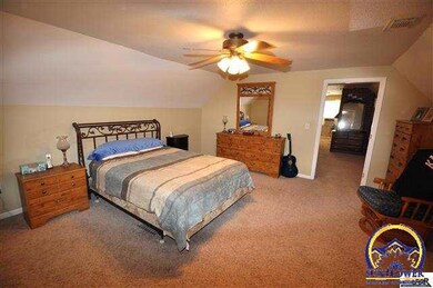 2045 SW Collins Ave, Topeka, KS 66604 - photo 5