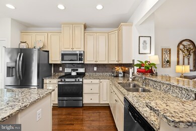 215 Freesia Ln, Stafford, VA 22554 - photo 2