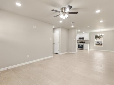 525 Phillips St, Cleburne, TX 76033 - photo 7