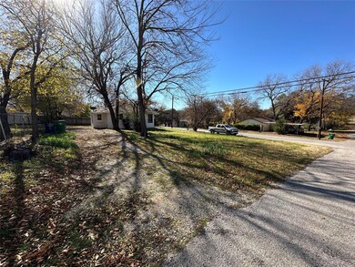 1103 S State St, Decatur, TX 76234 - photo 3