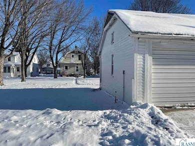 919 N Washington St, New Ulm, MN 56073 - photo 3