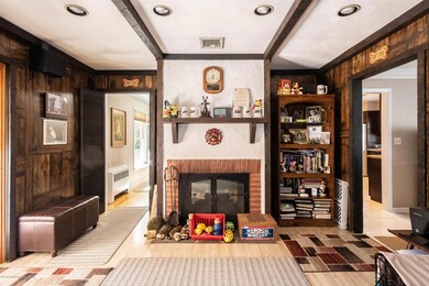 012_Family Room