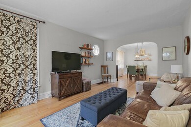 5242 Lindenwood Ave, Saint Louis, MO 63109 - photo 4