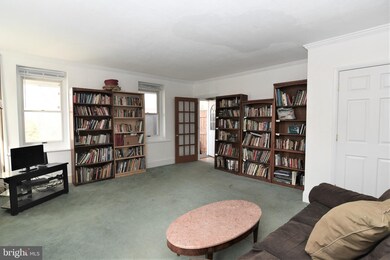 570 Homestead Ln, Ambler, PA 19002 - photo 2