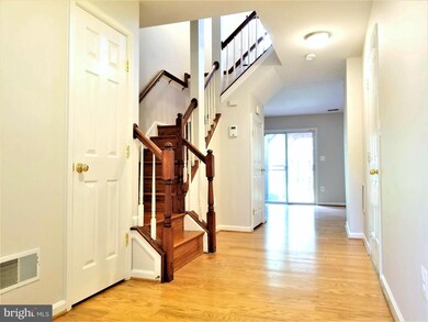 13225 Copper Cove Way, Herndon, VA 20171 - photo 2