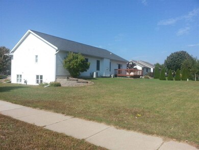 803 S Cherry Ln, Holmen, WI 54636 - photo 3