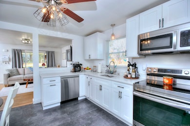 545 Old Stratfield Rd, Fairfield, CT 06825 - photo 4