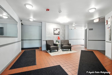 2600 Brookwood Way Dr unit 305, Rolling Meadows, IL 60008 - photo 2