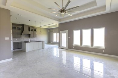 602 W Smith Dr, Pharr, TX 78577 - photo 4