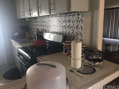 Kitchen stove and breakfast bar